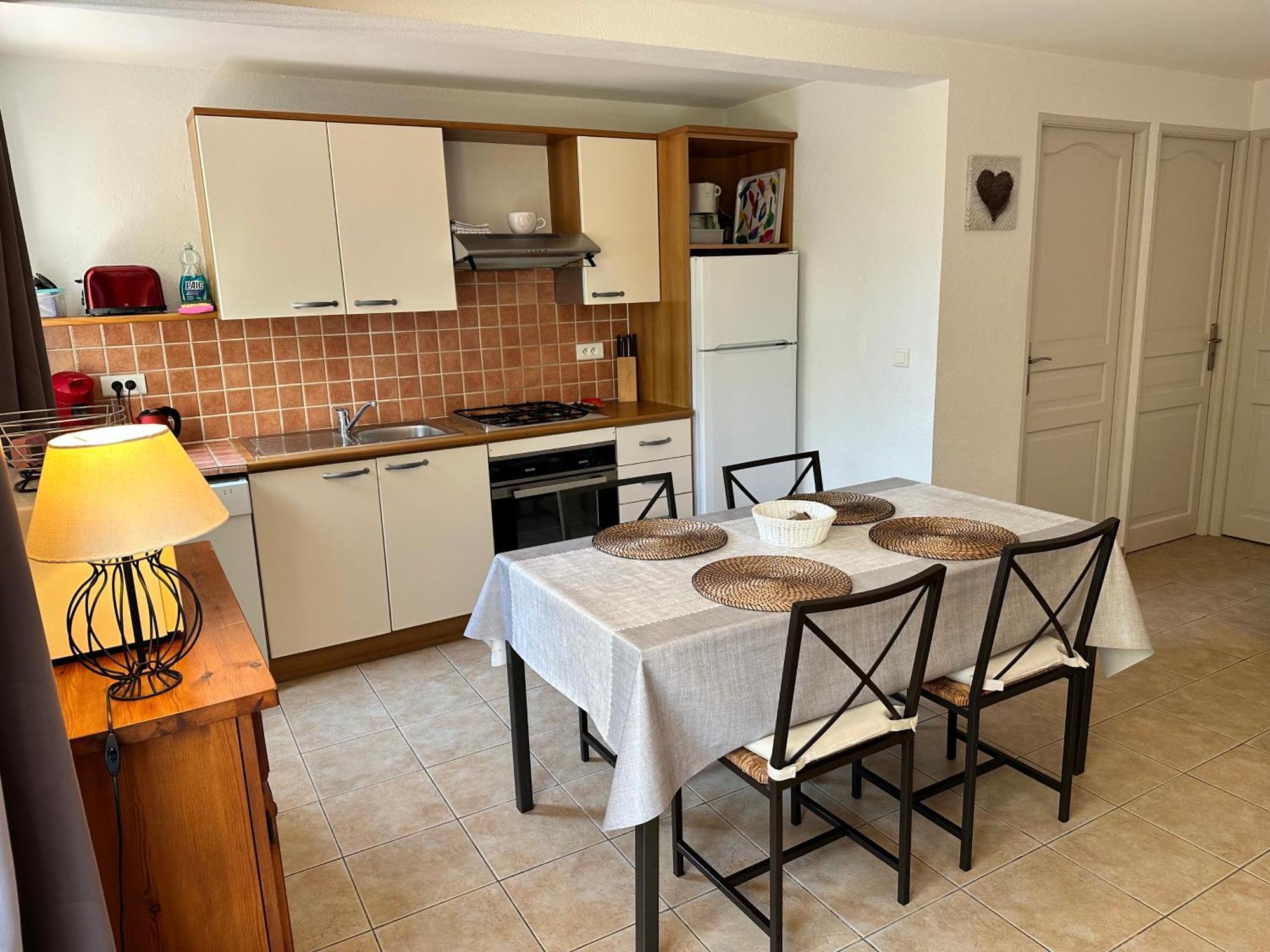 Les Pensees Apartment *